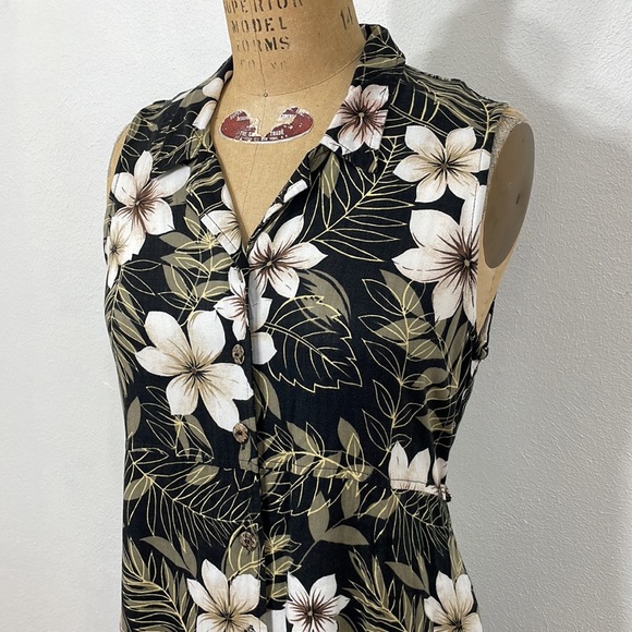 Bahama Beach long sleeveless dress, button front, v-neck, waist ties in the back - Picture 2 of 12